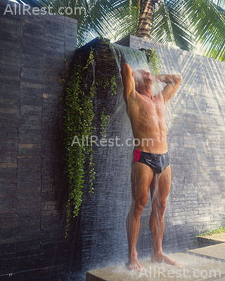 Four Seasons Hotel 8